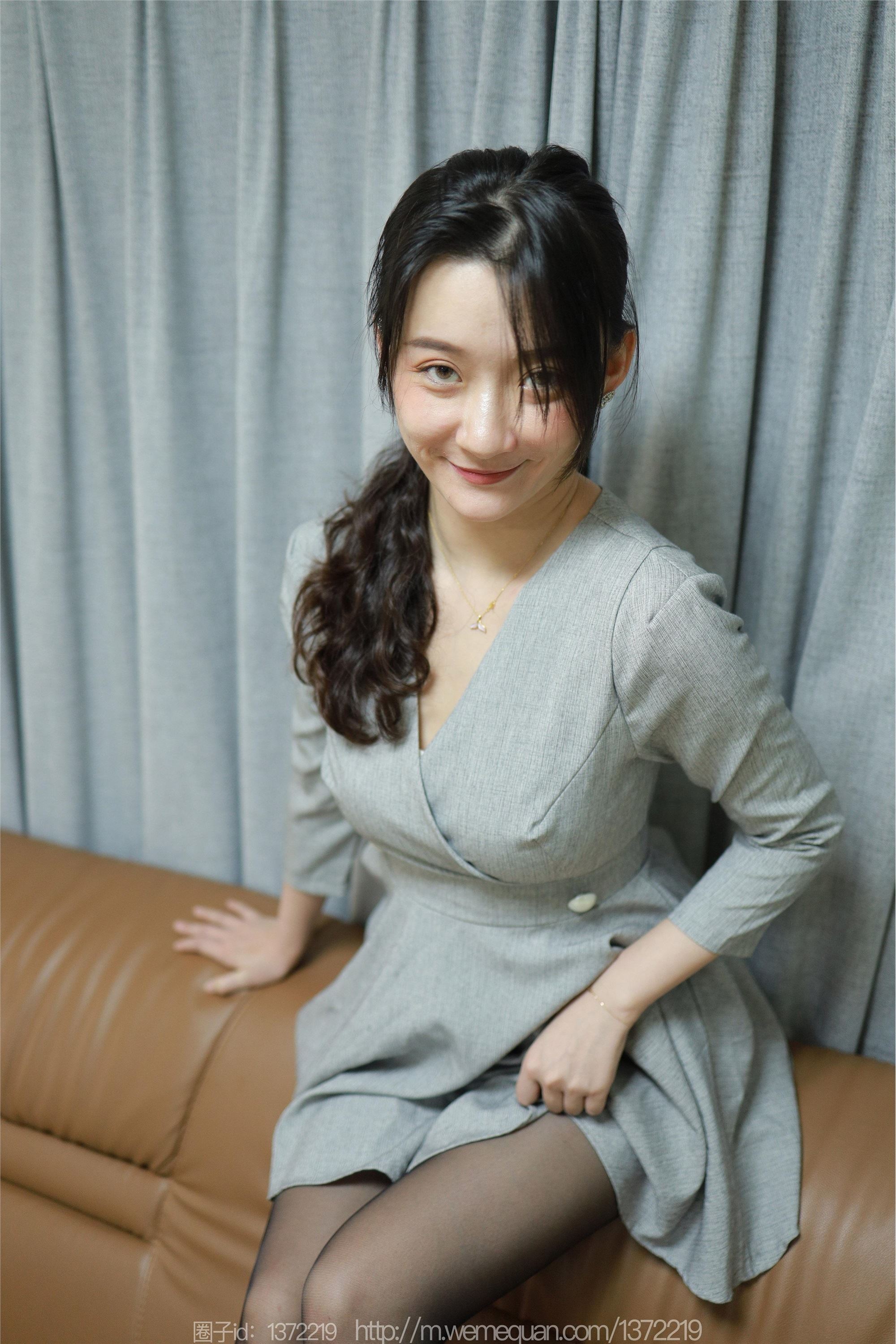 IESS异思趣向  2023.04.22 丝享家 1429 秋秋《沙发上的女人》